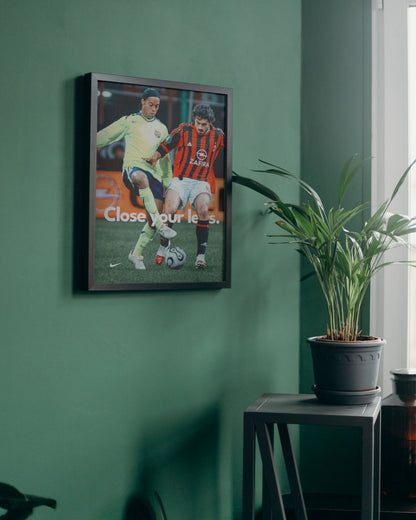 RONALDINHO - CLOSE YOUR LEGS.